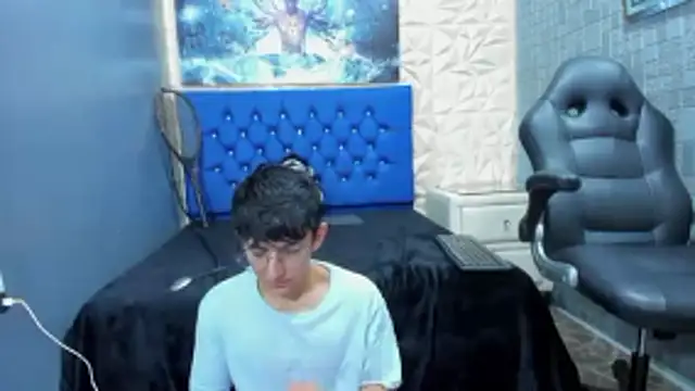 ElanGiraldo online show from March 19, 2:04 am