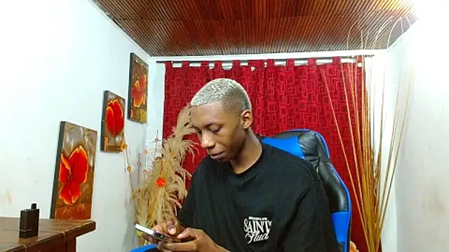 Miilo18 online show from February 5, 10:00 am