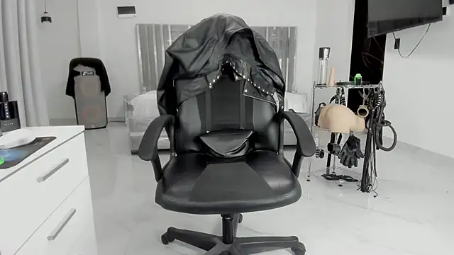 master leather online show from May 27, 2:41 am