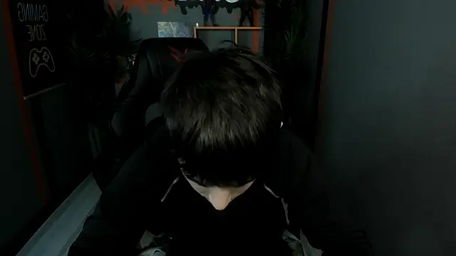 AlejandroEllias online show from March 29, 1:44 pm