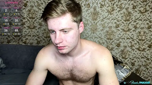 Maxhornyblondieman online show from May 31, 6:09 pm