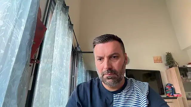 coolsmith81 online show from June 19, 8:42 am