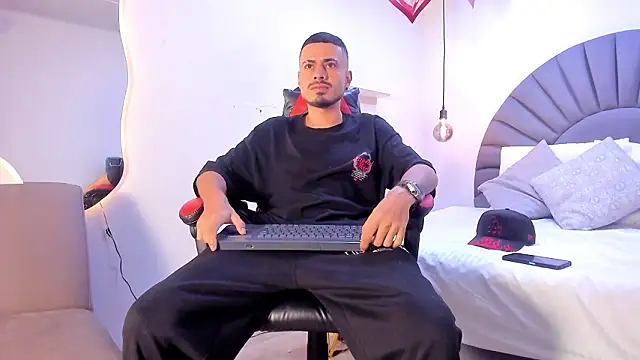 MatthewCullen online show from March 25, 4:05 am