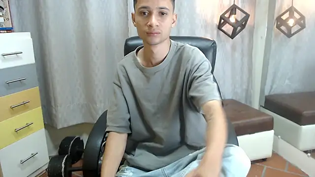 LucassSmith11 online show from May 30, 3:39 am