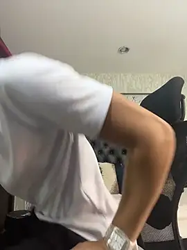 Lander Cruz online show from March 31, 8:43 pm