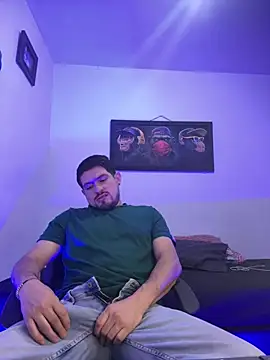 williamsmiiths16 online show from July 8, 11:58 am