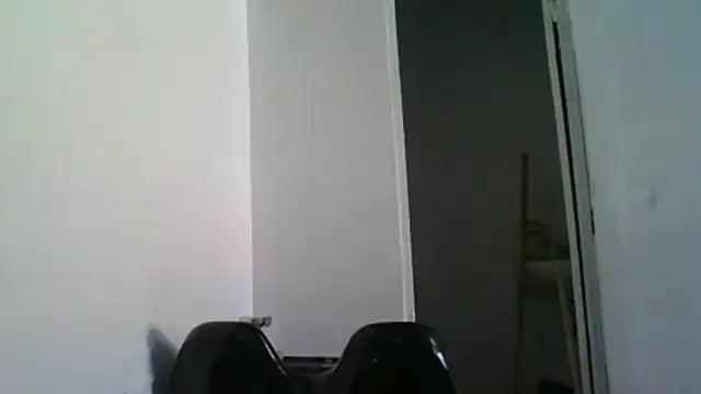 modeloxtz online show from May 4, 2:30 pm