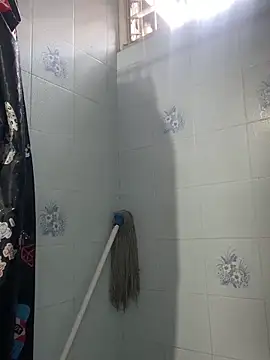 Juan Gomezz26 online show from April 8, 9:45 pm