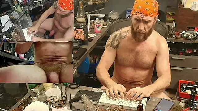 HouseOfHans online show from April 3, 2:58 pm