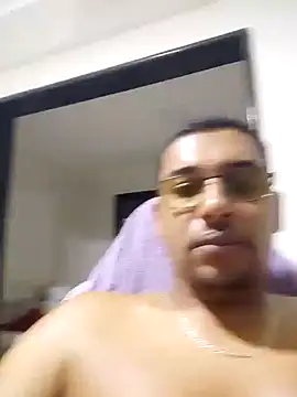 Reis001122 online show from June 23, 2:49 am