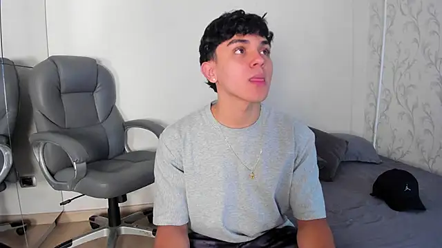  TaylorBlack online show from April 4, 11:40 am