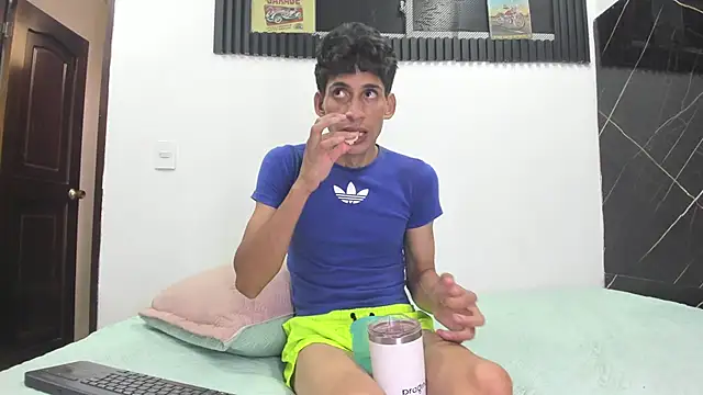 Emer santos online show from March 5, 8:38 pm