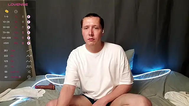 NakedIsaac online show from June 17, 8:54 pm