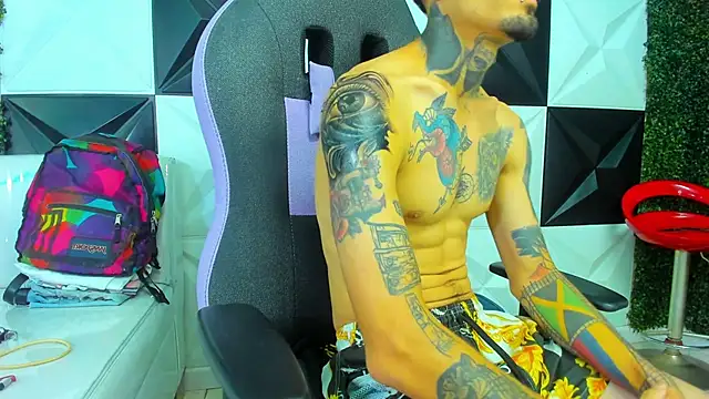 Boy tatto77 online show from May 24, 2:12 pm
