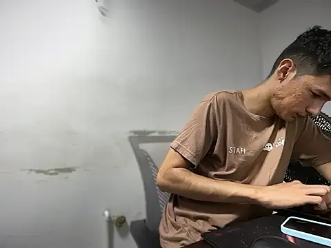 LeonS 20cm online show from March 8, 1:26 pm