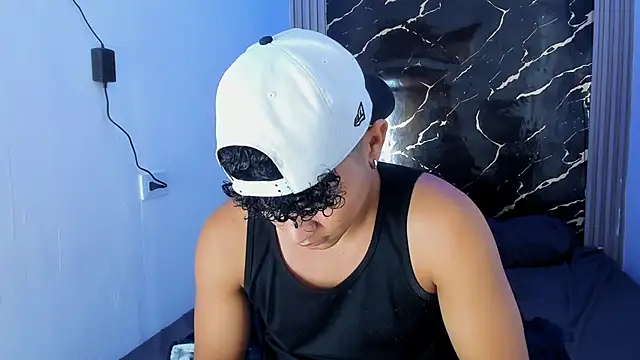 jamescurly00 online show from February 6, 8:55 am