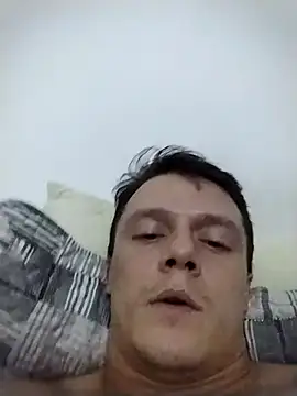 RAFAELQUINTEROSCAVALHEI online show from February 3, 1:36 am