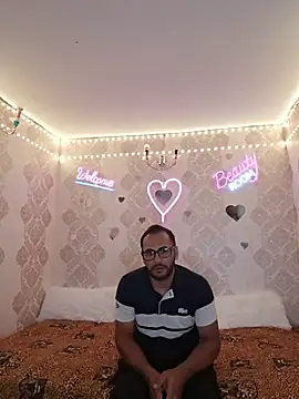 julian-112 online show from August 9, 8:36 pm