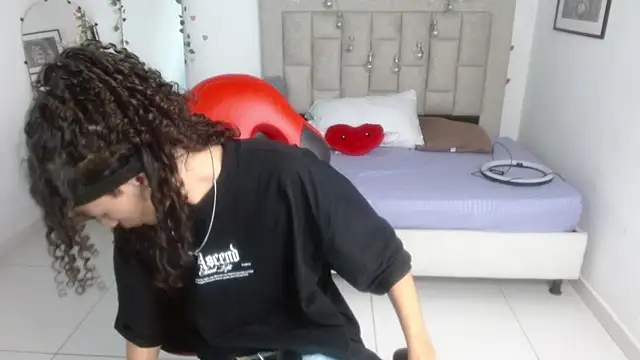 Axel fox77 online show from June 1, 1:06 am