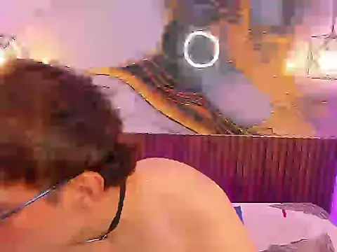 ReneePaz online show from March 31, 7:26 pm