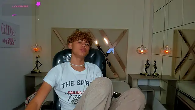 Anyelo Twink online show from July 10, 4:05 am