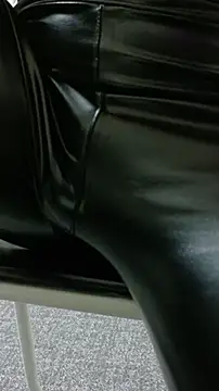 kyuleather online show from March 16, 9:57 am