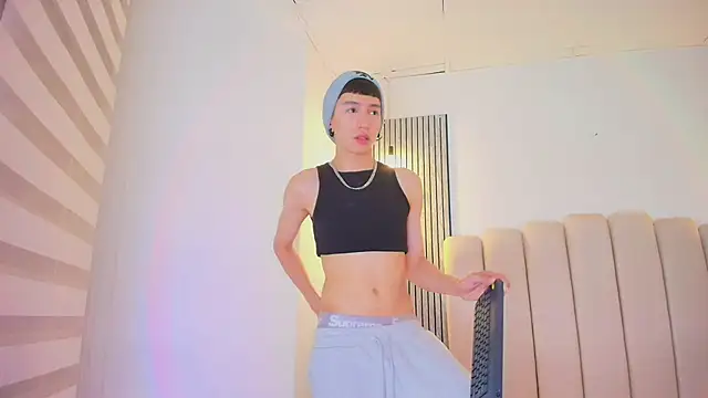 lian cameron online show from April 8, 4:02 am