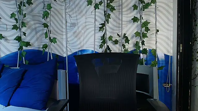 TheKing 39  online show from February 13, 4:08 am