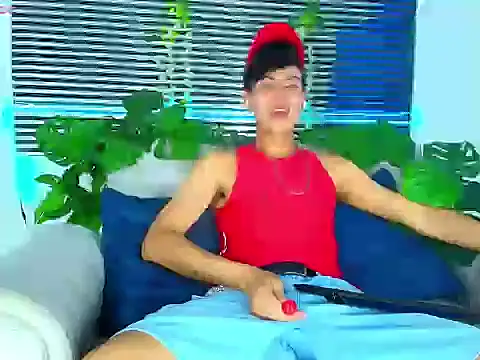 ThiiagoSaeenz online show from March 16, 4:00 pm