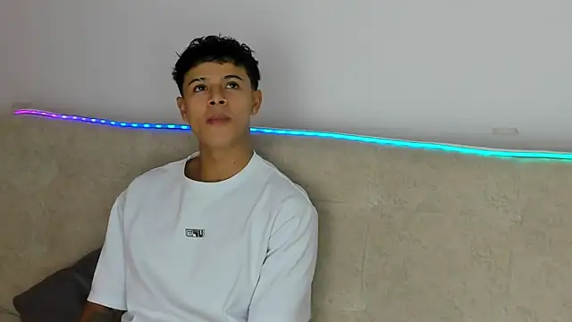  Alex Colton online show from July 8, 10:03 pm