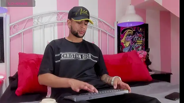 Aiden Cash7 online show from February 13, 4:19 am