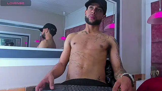 Aiden Cash7 online show from February 1, 4:22 am