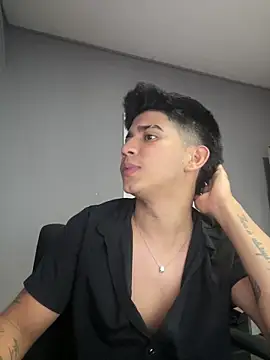 Thiago Olsen online show from February 5, 6:42 am