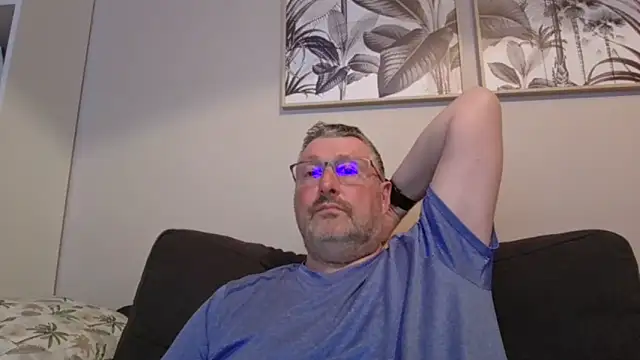 doudou310 online show from March 17, 5:54 am