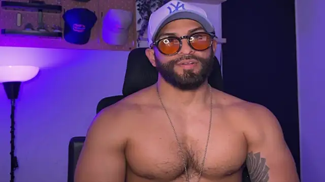 SamDornan51 online show from April 6, 4:46 am