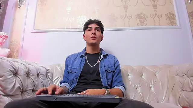 lyanmaster online show from February 17, 4:00 am