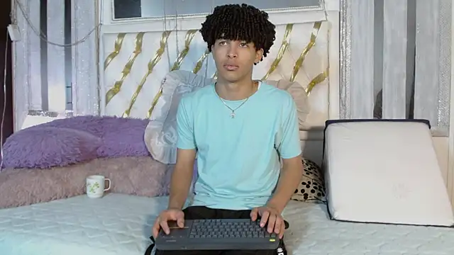 ian smith  online show from April 7, 11:54 am