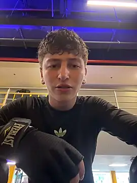 ARON LUXX online show from April 14, 10:31 pm