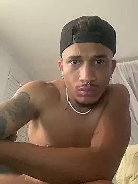 magicwolf8 online show from April 4, 3:53 pm