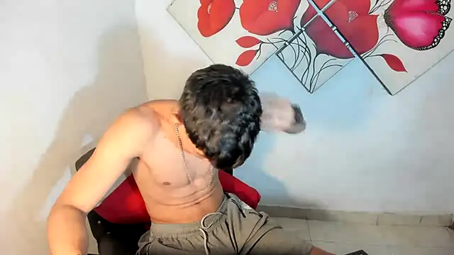 Jesshot bigcock20cm online show from June 1, 4:13 am