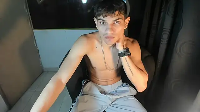 Jesshot bigcock20cm online show from June 15, 8:06 am