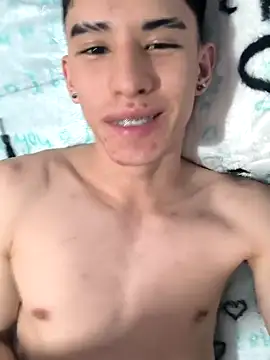 Camilow w online show from April 18, 11:15 pm