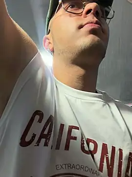 NoahCam1 online show from February 9, 3:22 am