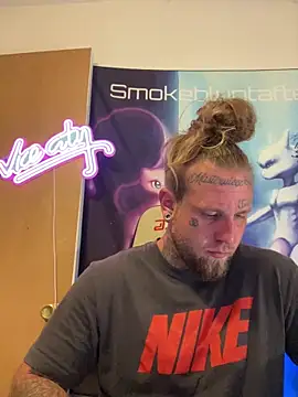 Smokebluntafterblunt online show from June 21, 2:50 am
