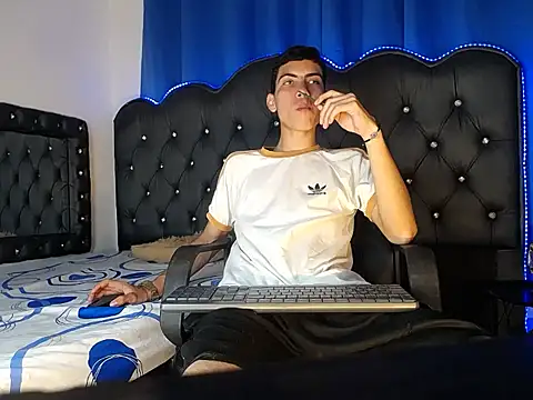 JorgeJohnson  online show from February 24, 3:51 am