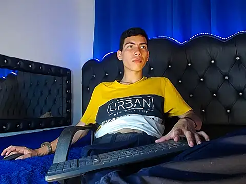 JorgeJohnson  online show from February 21, 3:40 am