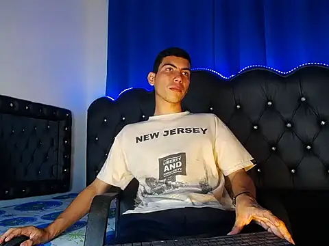 JorgeJohnson  online show from February 13, 3:46 am