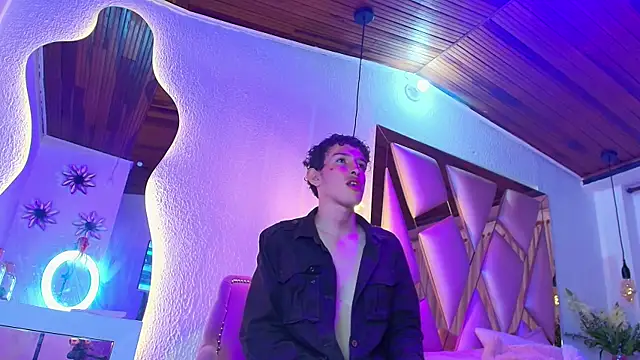 LucaNova nom online show from February 18, 4:10 am