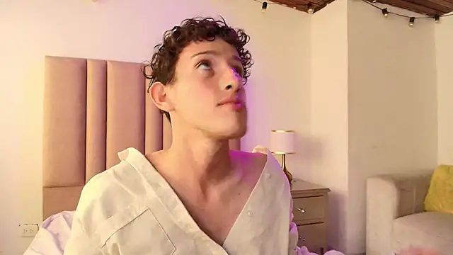 LucaNova nom online show from February 10, 1:38 pm