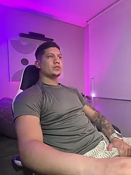  robertobaggioo online show from April 9, 5:27 am